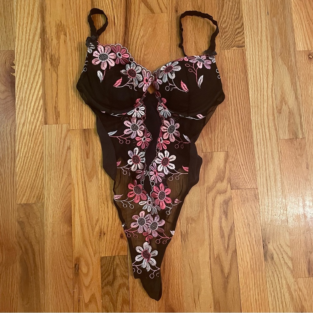 vintage Victoria's Secret teddy thong lingerie lace floral bodysuit 34C push up